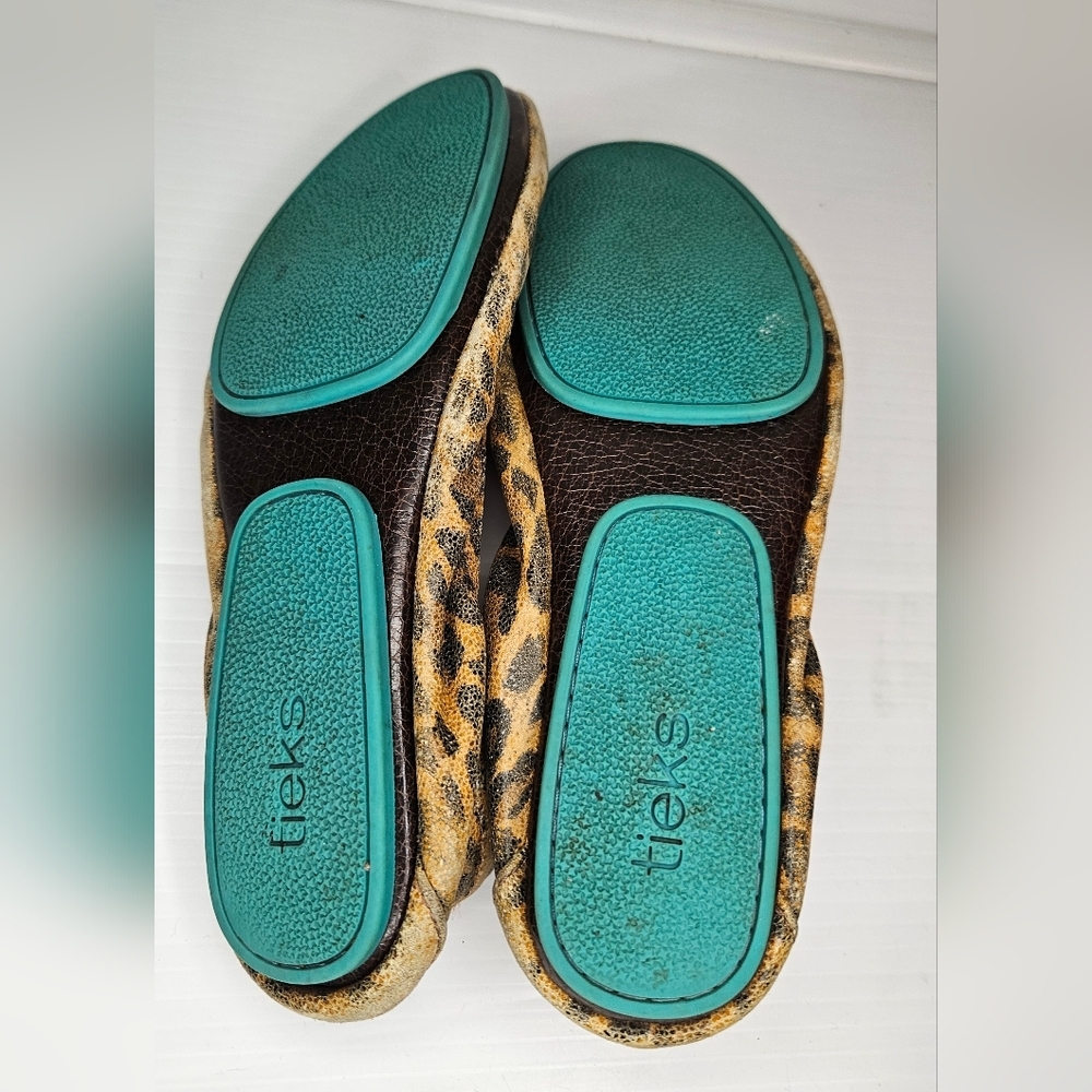 Tieks Leopard Print Flats – Women’s Size 6 - Picture 8 of 9